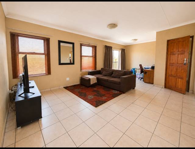 2 BEDROOM FLAT FOR SALE IN THREE RIVERS